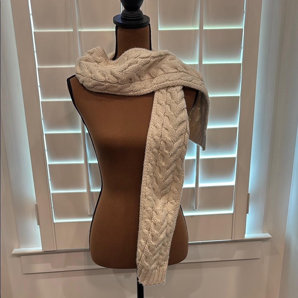Gap scarf